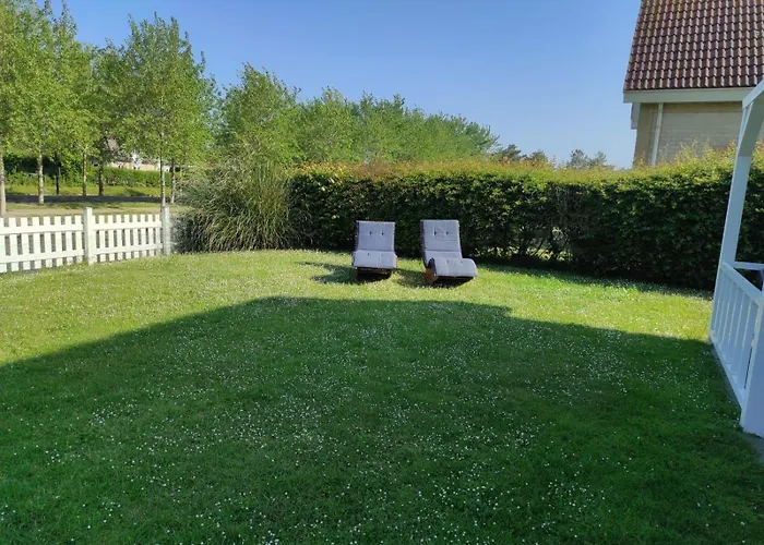 Villa Meerchen, Villa mit überdachter Terrasse, 800m vom Strand entfernt